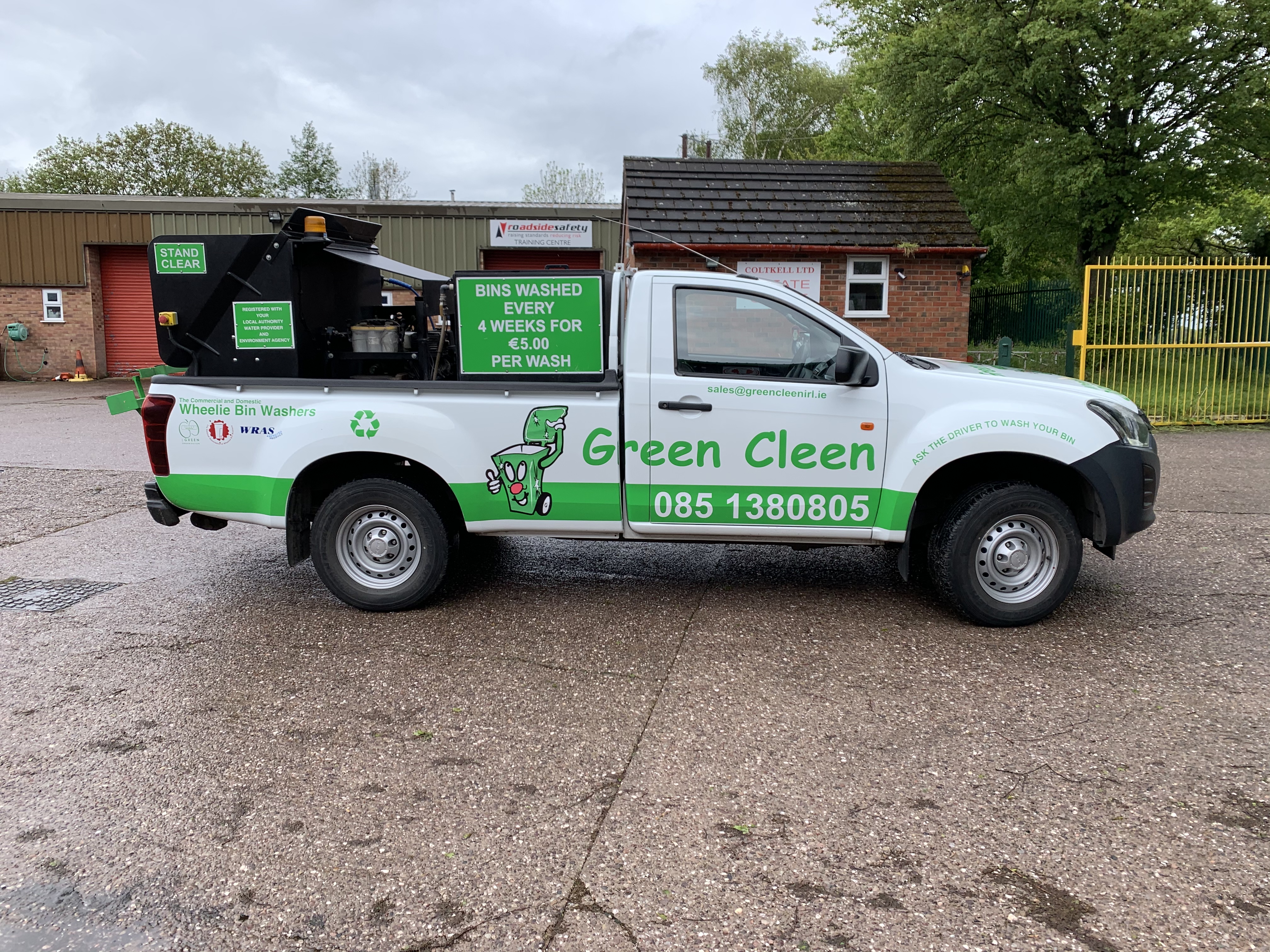 Green Cleen Dublin bin cleaning van and equipment